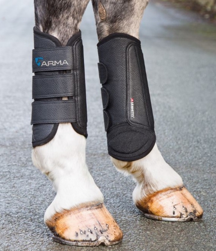 Arma Cross Country Boots Bak Black i gruppen Häst / Skydd / Hoppskydd hos Charlies Häst (2022120420)